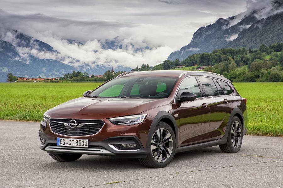  Opel Insignia Country Tourer Turbo D 4x4 Exclusive 2017 года  (фото 1 из 42)